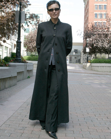 Seamless sleeve cashmere coat. Abbastanza